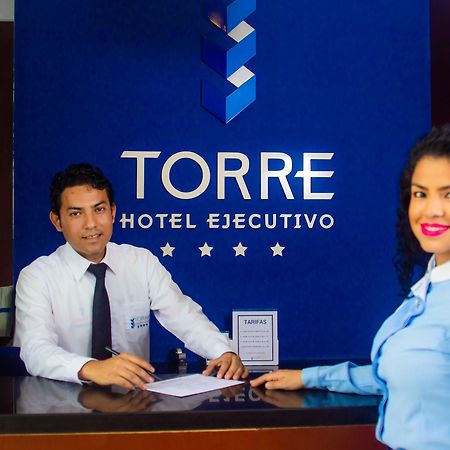 Torre Hotel Ejecutivo ซานตาครูซเดอลาเซียร์รา ภายนอก รูปภาพ