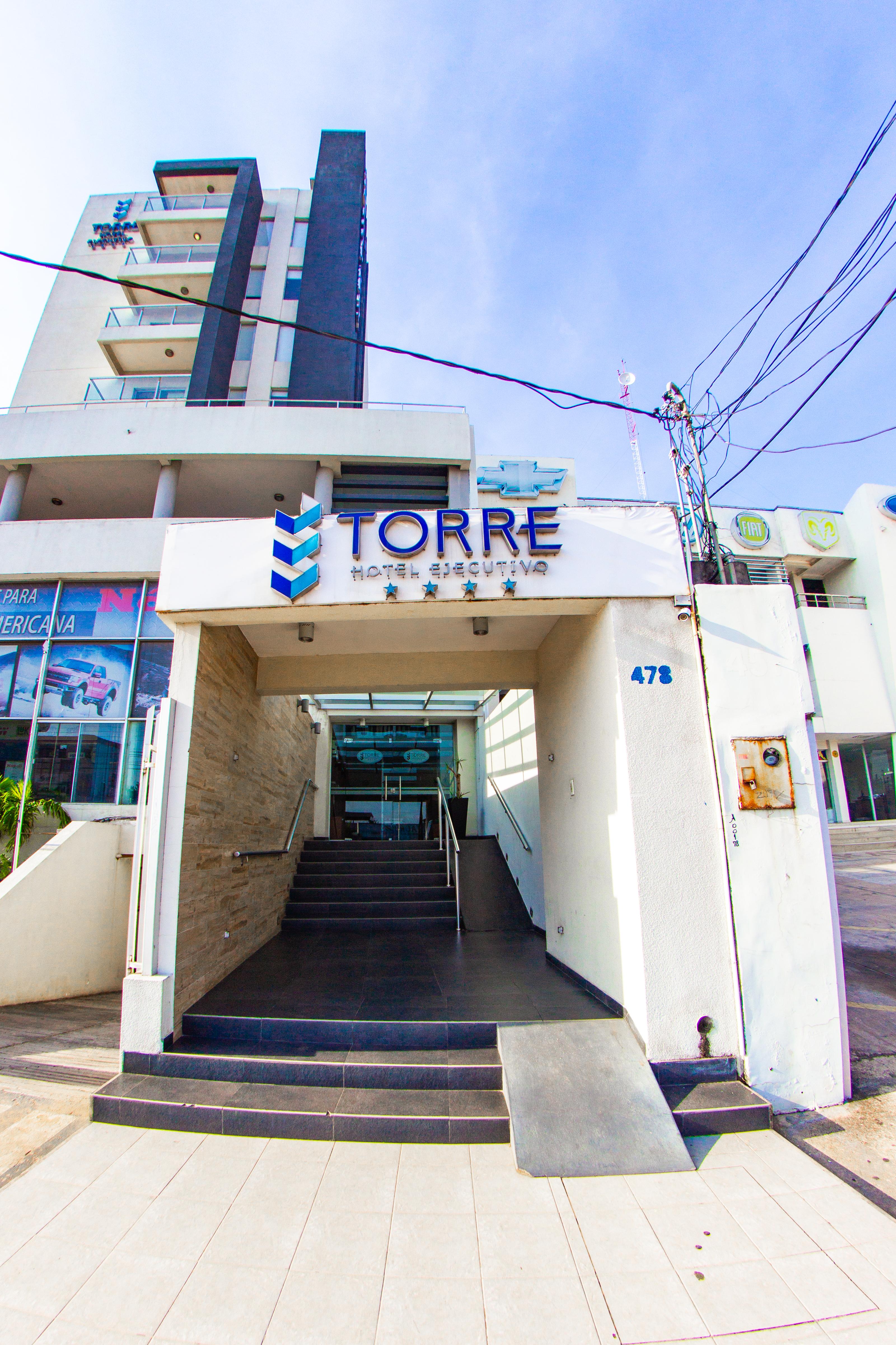 Torre Hotel Ejecutivo ซานตาครูซเดอลาเซียร์รา ภายนอก รูปภาพ