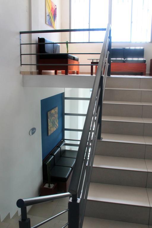 Torre Hotel Ejecutivo ซานตาครูซเดอลาเซียร์รา ภายนอก รูปภาพ