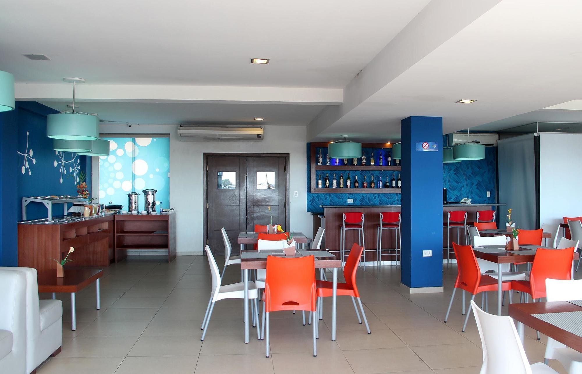 Torre Hotel Ejecutivo ซานตาครูซเดอลาเซียร์รา ภายนอก รูปภาพ