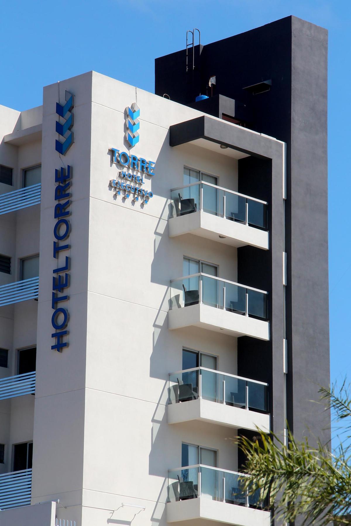Torre Hotel Ejecutivo ซานตาครูซเดอลาเซียร์รา ภายนอก รูปภาพ