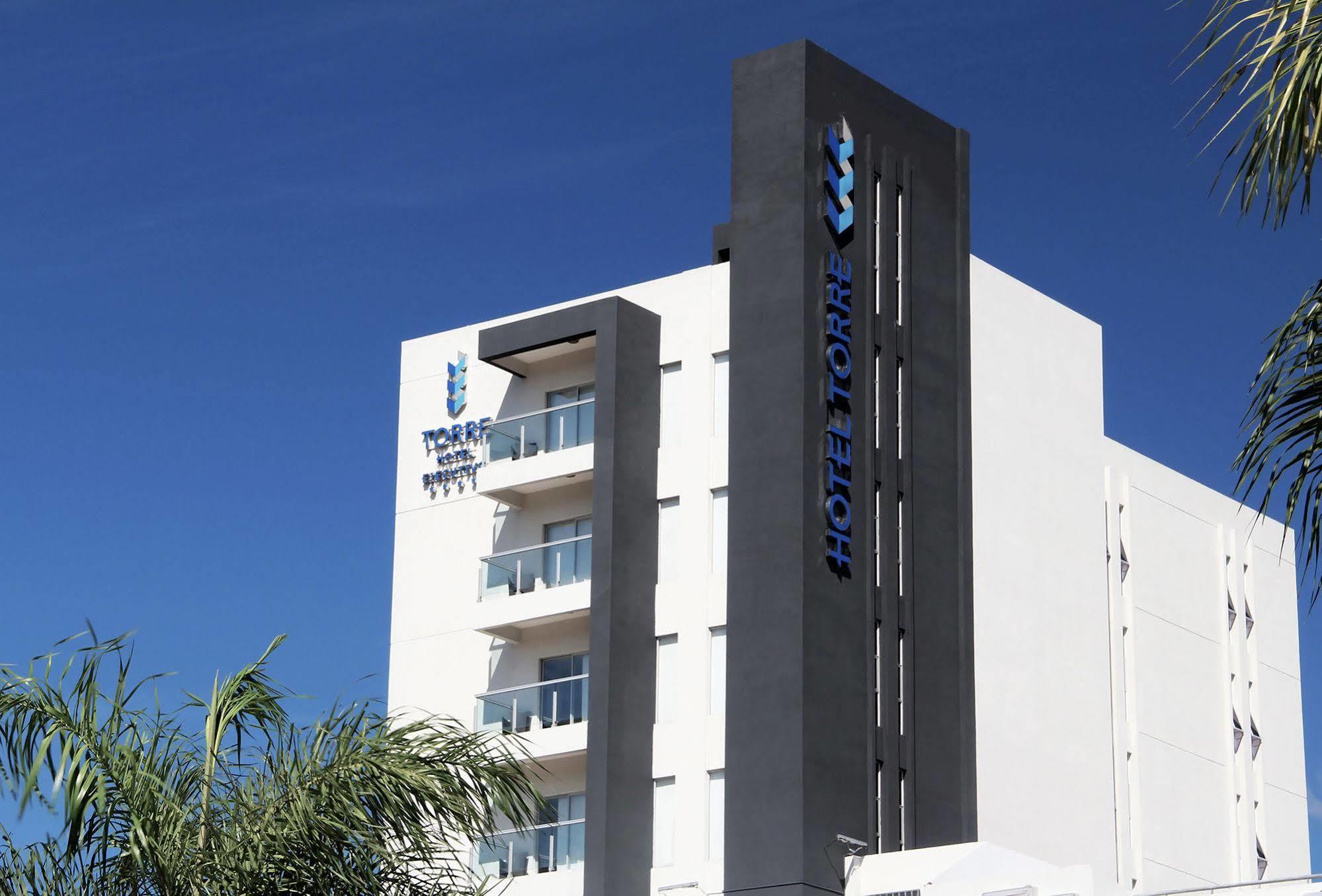 Torre Hotel Ejecutivo ซานตาครูซเดอลาเซียร์รา ภายนอก รูปภาพ
