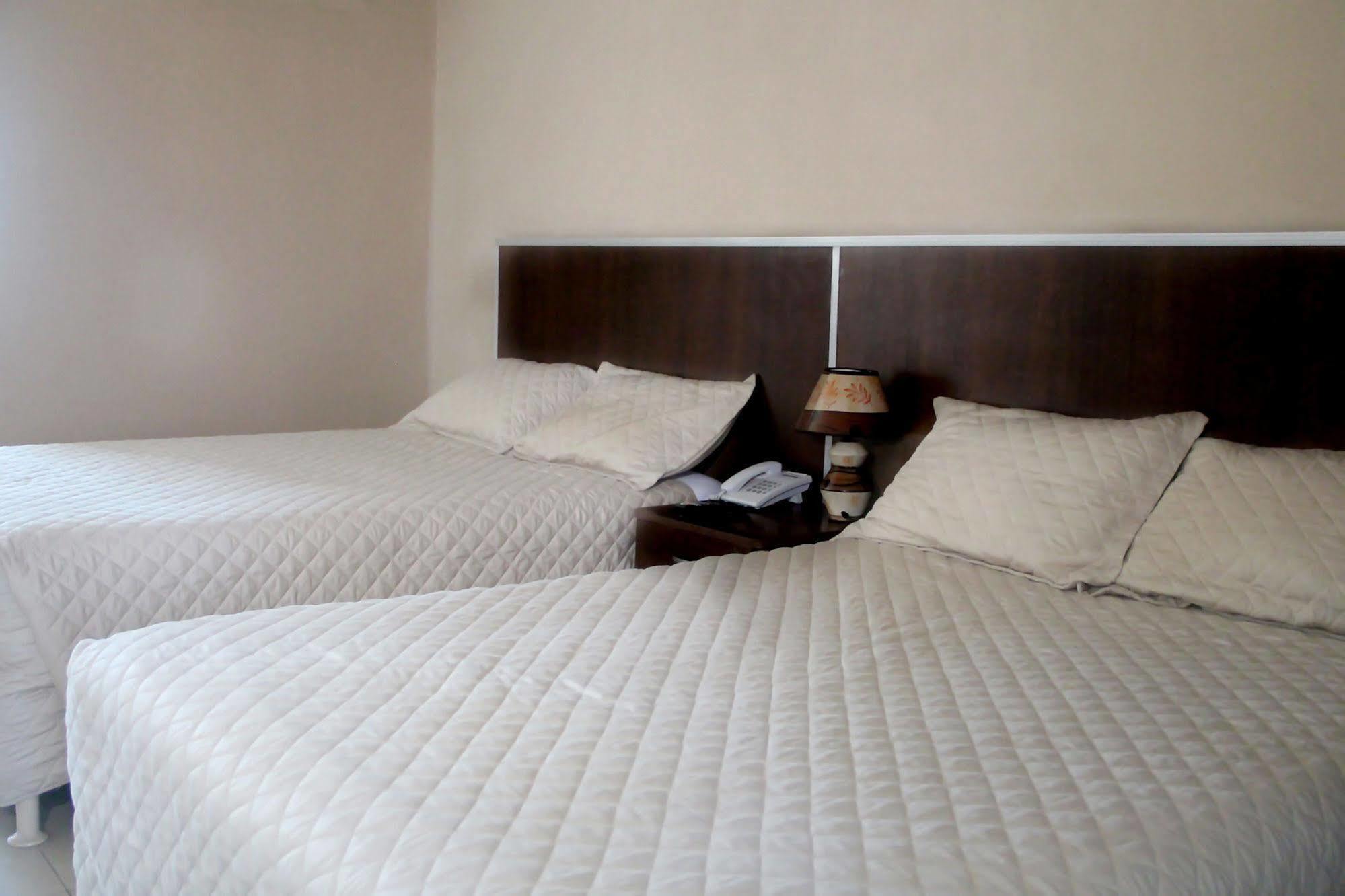 Torre Hotel Ejecutivo ซานตาครูซเดอลาเซียร์รา ภายนอก รูปภาพ
