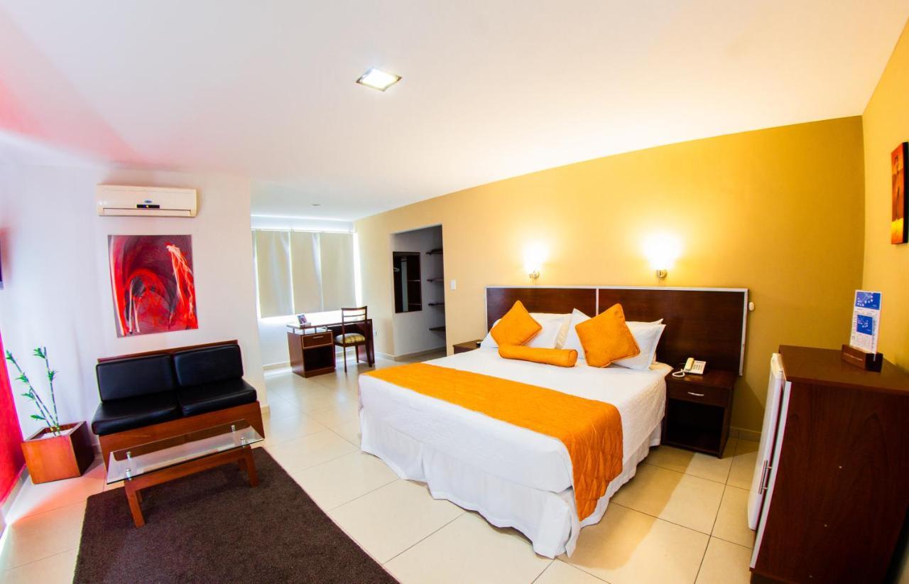 Torre Hotel Ejecutivo ซานตาครูซเดอลาเซียร์รา ภายนอก รูปภาพ