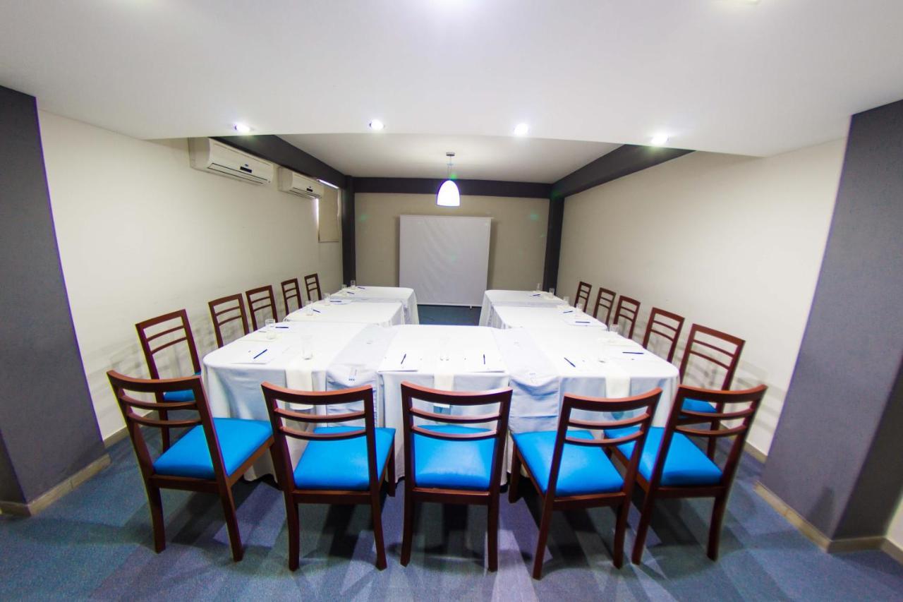 Torre Hotel Ejecutivo ซานตาครูซเดอลาเซียร์รา ภายนอก รูปภาพ