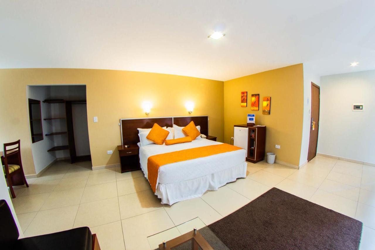 Torre Hotel Ejecutivo ซานตาครูซเดอลาเซียร์รา ภายนอก รูปภาพ