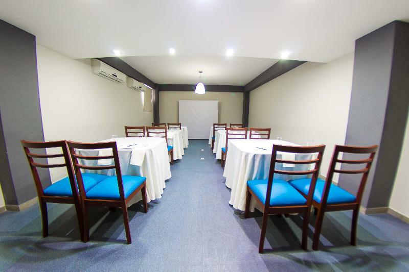 Torre Hotel Ejecutivo ซานตาครูซเดอลาเซียร์รา ภายนอก รูปภาพ